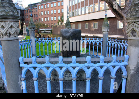 The Coronation Stone, High Street, Kingston upon Thames, Royal Borough of Kingston upon Thames, Greater London, England, Vereinigtes Königreich Stockfoto