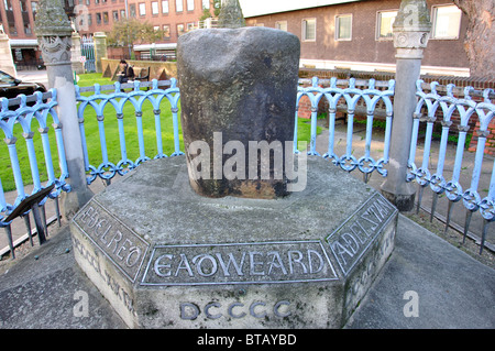 The Coronation Stone, High Street, Kingston upon Thames, Royal Borough of Kingston upon Thames, Greater London, England, Vereinigtes Königreich Stockfoto