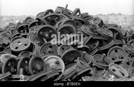 Schrottplatz britischer Dampflokomotiven Drehräder auf Woodhams Yard in Barry South Wales Juli 1981 Großbritannien 1980er JAHRE BILD VON DAVID BAGNALL Stockfoto
