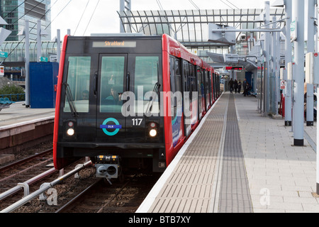 DLR - Docklands Light Railway - Station Poplar - London Stockfoto