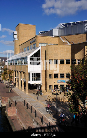 John Lewis Store am Flussufer, Kingston upon Thames, Royal Borough of Kingston upon Thames, London, England, Vereinigtes Königreich Stockfoto