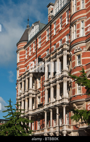 Exclusive Apartments auf 'Prince Consort Rd" neben der Royal Albert Hall in Kensington, London, Großbritannien Stockfoto