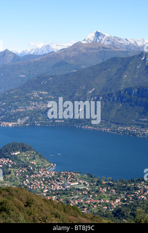 Blick auf den Comer See vom Monte Nuvolone über Bellagio Stockfoto