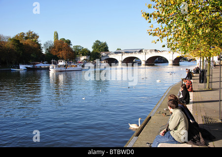 Thames Riverside, Kingston upon Thames, Royal Borough of Kingston upon Thames, Greater London, England, Vereinigtes Königreich Stockfoto