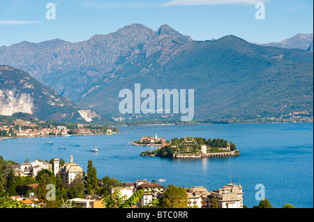 Die Stadt von Stresa und Isola Bella im Lago Maggiore Italien Stockfoto