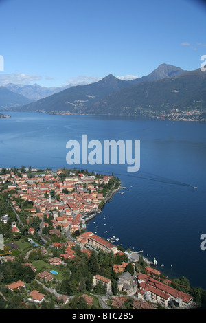 Luftaufnahme von Menaggio am Comer See, Form La Crocetta Suche Stockfoto