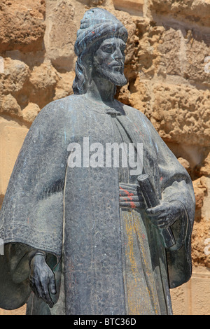 Denkmal für den andalusischen muslimischen Philosophen Ibn Hazm (994-1064) in Córdoba, Spanien Stockfoto