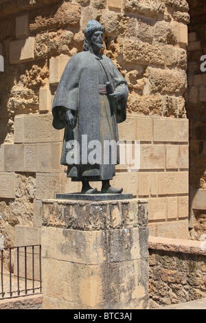 Denkmal für den andalusischen muslimischen Philosophen Ibn Hazm (994-1064) in Córdoba, Spanien Stockfoto