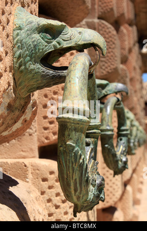 Adler-Dekorationen an der Fassade des Palastes von Charles V an der Alhambra in Granada, Spanien Stockfoto