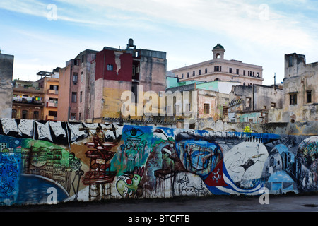 Graffiti auf Straßen von Havanna Stockfoto