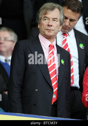 MARTIN BROUGHTON Vorsitzender der BRITISH AIRWAYS & 17. Oktober 2010 GOODISON PARK LIVERPOOL ENGLAND Stockfoto