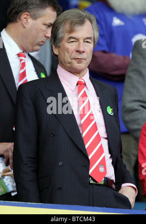 MARTIN BROUGHTON Vorsitzender der BRITISH AIRWAYS & 17. Oktober 2010 GOODISON PARK LIVERPOOL ENGLAND Stockfoto