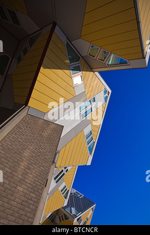 berühmten kubische Häuser in Rotterdam, Niederlande. vertikale Schuss Stockfoto