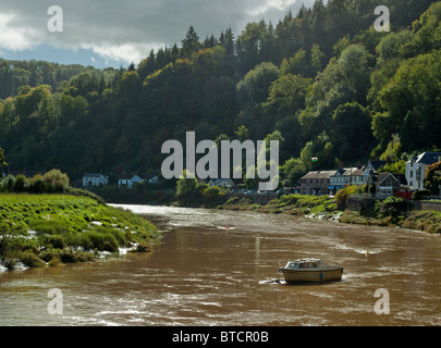 Fluss WYE und TINTERN Dorf, WYE VALLEY Wales UK Stockfoto