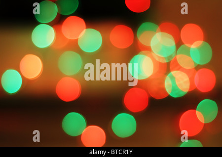Abstrakte Schuss aus einer Gruppe von roten und grünen Lichterketten hautnah Stockfoto
