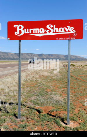 Burma Shave Zeichen entlang der Route 66 zwischen Seligman und Kingman Arizona Stockfoto