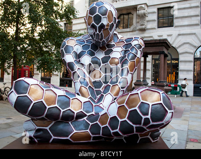 Skulptur "Trans-Mutazione" von Rabarama (Paola Epifani) in der Londoner City Stockfoto