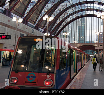 DLR - Docklands Light Railway - Station Canary Wharf - London Stockfoto