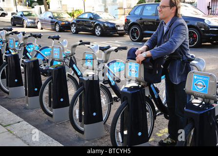 Barclays-Fahrradvermietung in Notting Hill, London, England, UK Stockfoto