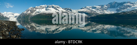 Kalbende Gletscher reflektiert in den Gewässern des Harriman Fjord, Barry Arm, Chugach National Forest, Prince William Sound, Alaska Stockfoto