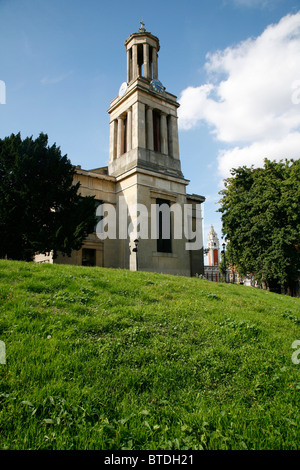 St Matthew es Church vor Lambeth Rathaus, Brixton, London, UK Stockfoto