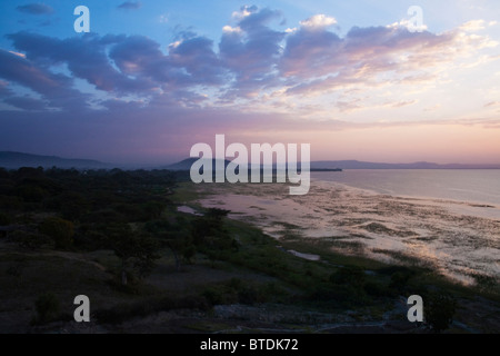 Herrliche Sicht auf See Awassa in der Abenddämmerung Stockfoto