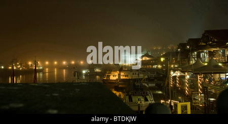 Der Victoria & Alfred Waterfront in der Nacht Stockfoto