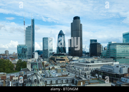 Erhöhten Standpunkt von der City of London, einschließlich der neuen Heron-Tower, September 2010 Stockfoto