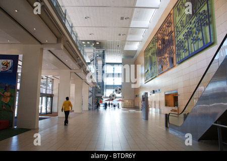 Das Innere der Cape Town International Convention Centre Stockfoto