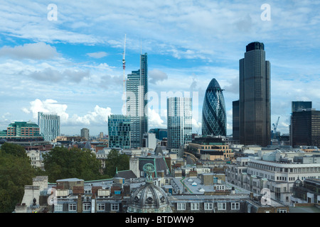 Erhöhten Standpunkt von der City of London, einschließlich der neuen Heron-Tower, September 2010 Stockfoto