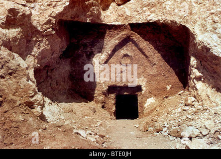 5366. das Talpiot Grab in Jerusalem, in dem 10 Beinhäuser gefunden wurden. Stockfoto