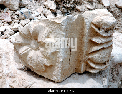 5372. Herodium, König Herodes Grab, architektonische Details einer reich verzierten Website. Frühstadium der Ausgrabungen. Stockfoto