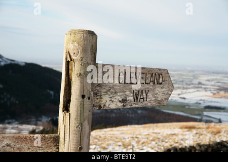 ESK North York Moors National Park; Cleveland so Long Distance Wanderweg Richtung Schild mit Eichel am Hacken-Tor Stockfoto