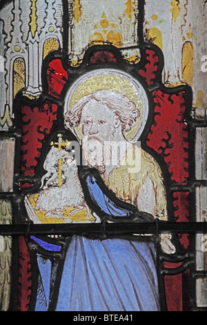 Ein 15. Jahrhundert mittelalterliche Glasfenster mit Johannes der Täufer, Elworthy Kirche, Somerset Stockfoto