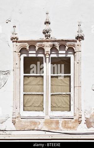 Manuelinischen Fenster (Janela Manuelina) in Sá da Bandeira-Platz in der Stadt Santarém, Portugal. Stockfoto