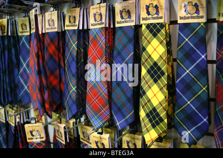 Tartan Krawatten, Drumnadrochit, Schottland Stockfoto