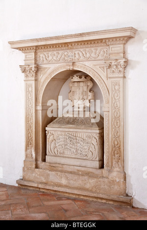 Santa Clara-Kirche in der Stadt Santarém, Portugal. 13. Jahrhundert Bettelmönch gotischer Architektur. Stockfoto