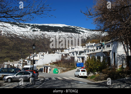 Blick auf die Stadt, Capileira, Las Alpujarras, Provinz Granada, Andalusien, Spanien, Westeuropa. Stockfoto