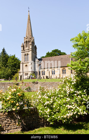 St Marys Kirche in der Cotswold-Dorf zündeten, Gloucestershire Stockfoto