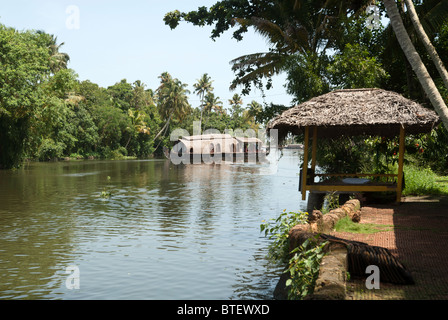 Hausboot in den Backwaters von Kuttanad; Alleppey; Alappuzha; Kerala; Indien Stockfoto