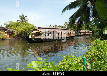 Hausboot in den Backwaters von Kuttanad; Alleppey; Alappuzha; Kerala; Indien Stockfoto