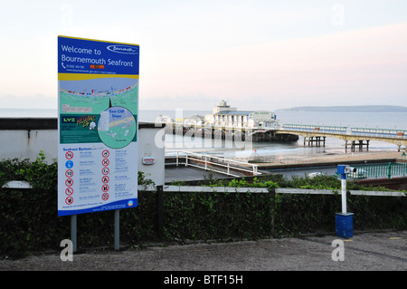 Herzlich Willkommen Sie in Bournemouth Küste Zeichen Stockfoto