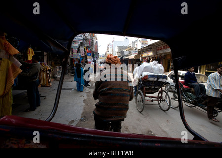 Rückseite einer Rikscha an alten Basar-Delhi, Indien. Stockfoto