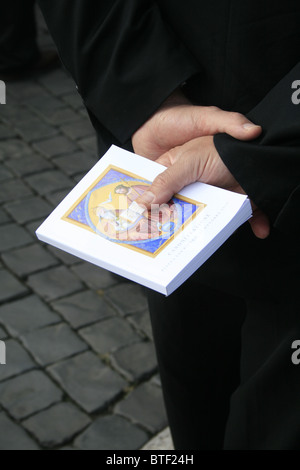 Touristen, die Feier der Heiligsprechung von Schwester Mary Mackillop, Vatikan, Rom Oktober 2010 Stockfoto