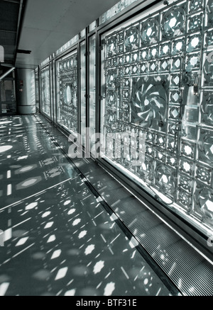 Innenansicht von Windows in das Institut du Monde Arabe in Paris Frankreich Architekt Jean Nouvel Stockfoto