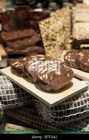 PARIS, Frankreich, Detail italienischen Kuchen auf dem Display an Schokolade Handel zeigen, Chocolatier Stockfoto