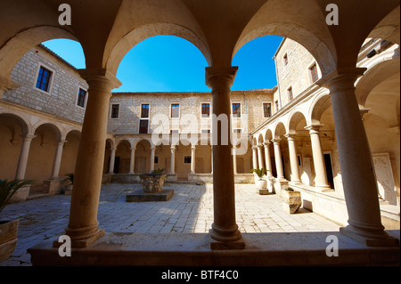 Kreuzgang der Monartery von St. Francis, Zadar, Kroatien Stockfoto