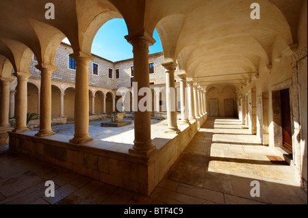 Kreuzgang der Monartery von St. Francis, Zadar, Kroatien Stockfoto