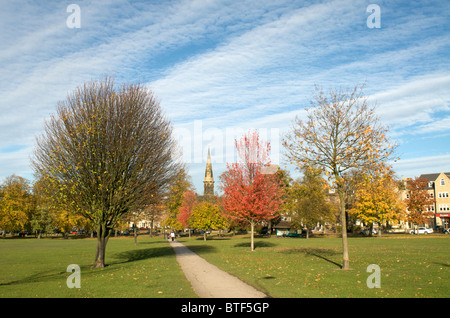 Bäume im Herbst im West Park Wandern, Harrogate Stockfoto