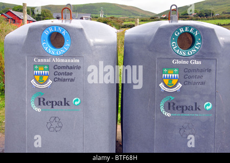 Recycling-Container Ventry Beach Dingle Halbinsel Republik von Irland Stockfoto